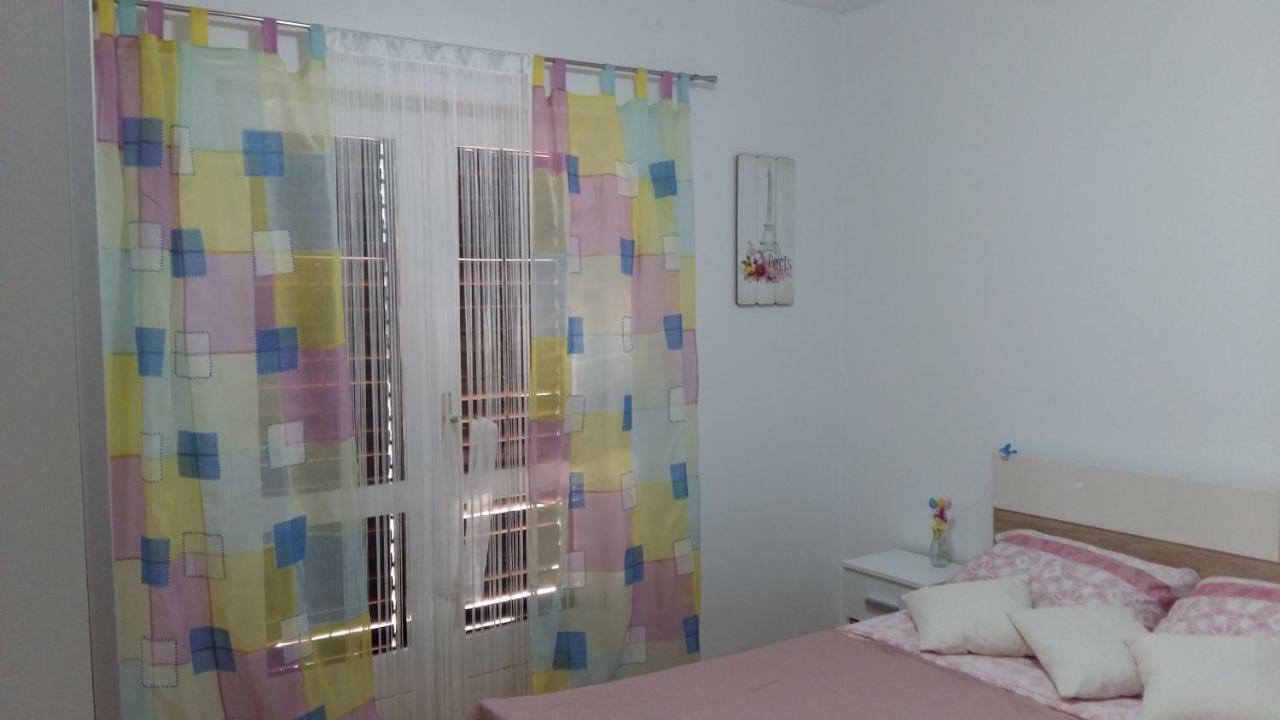 Apartment Ilina Vodice Esterno foto